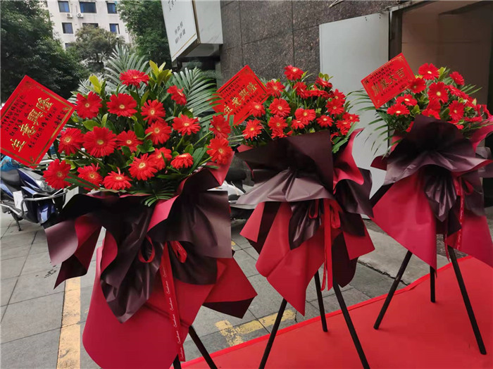 四川中青旅綿陽分社、綿陽市中旅假日旅行社、綿陽自來文化傳播有限公司24H自助售貨服務(wù)盛大開業(yè)